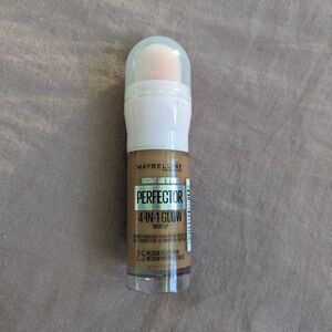 🌸 Instant Age Rewind Perfector 4-In-1 Glow Concealer Highlighter 2.5 Med Deep